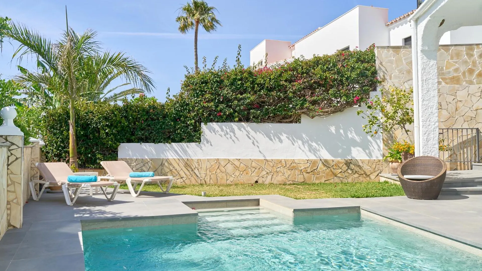 Wonderful Villa Burriana Beach Nerja